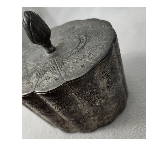 Vintage Metal Red Velvet Lined Lidded Vanity Jar Container Silver Etched - Picture 8 of 11